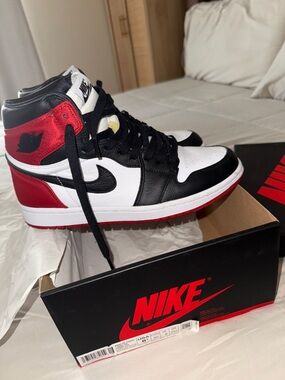 Nike Air Jordan 1 High - White Black Red